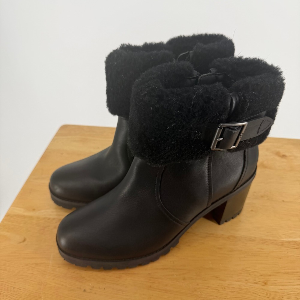 UGG Ankle Boots Womens 9 Black Leather Fur Trim Lug Block Heel Moto Core
